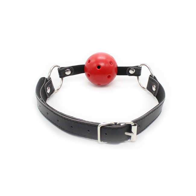 Дышащий кляп на кожаном ремешке с застежкой Onjoy BDSM Breathable Ball Gag (красный)
